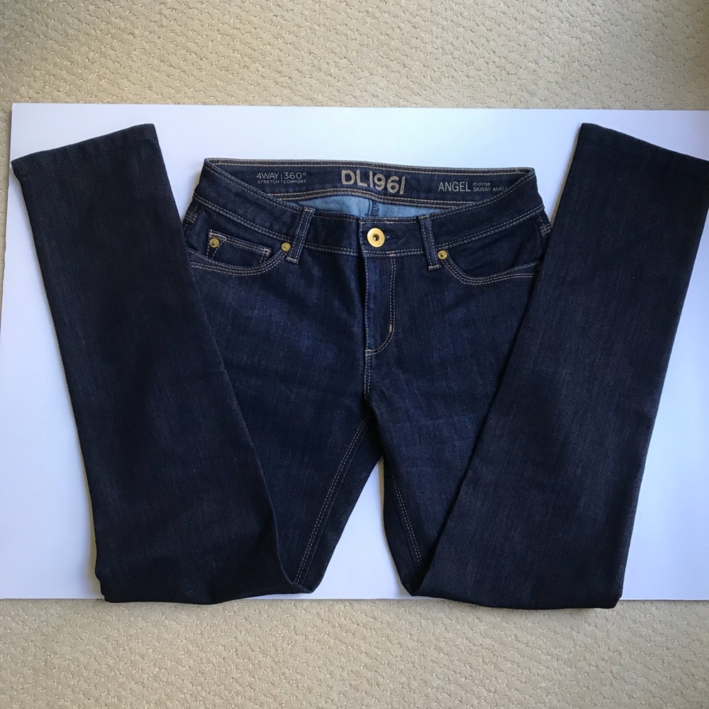 DL1961 dark denim jeans in size 26